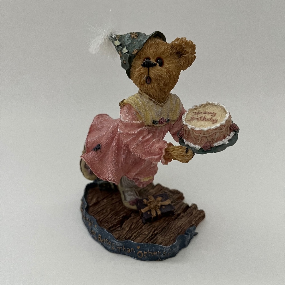 BOYDS BEARS & FRIENDS  "HAPPY BIRTHDAY"